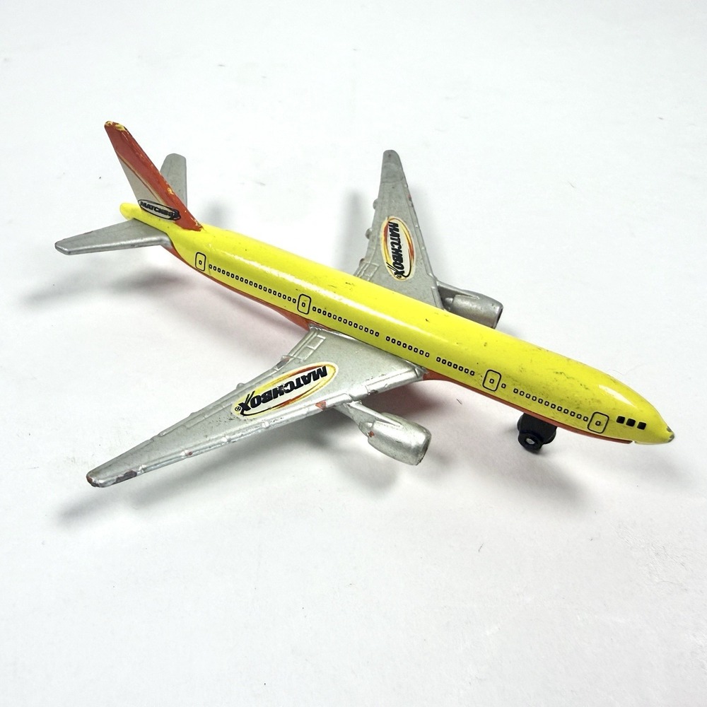 Matchbox Skybusters Boeing 777-200 Die Cast‎ Airplane 1997 Aircraft Toy
